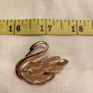 Swan Brooch NWOT